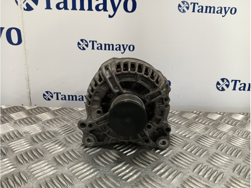 Recambio de alternador para volkswagen golf vi (5k1) referencia OEM IAM 03C903023A  0124525093