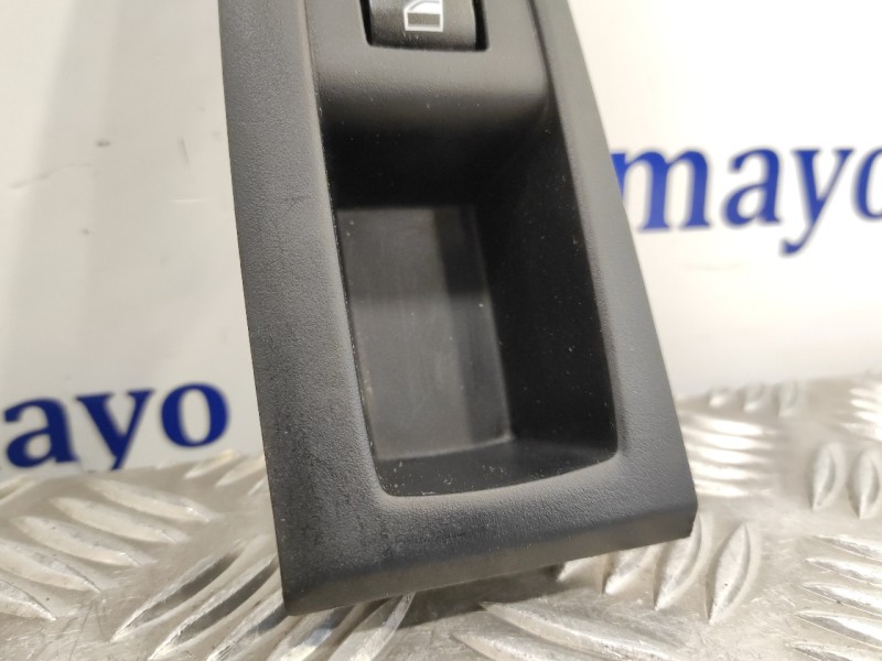 Recambio de mando elevalunas trasero derecho para bmw serie 2 gran tourer (f46) referencia OEM IAM   18704610