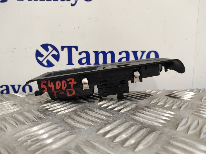Recambio de mando elevalunas trasero derecho para bmw serie 2 gran tourer (f46) referencia OEM IAM   18704610