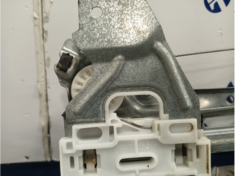 Recambio de elevalunas trasero derecho para peugeot 308 1.6 blue-hdi fap referencia OEM IAM 9825710480  