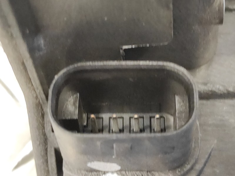 Recambio de cerradura puerta trasera derecha para bmw serie 2 gran tourer (f46) referencia OEM IAM  728194009 18283810