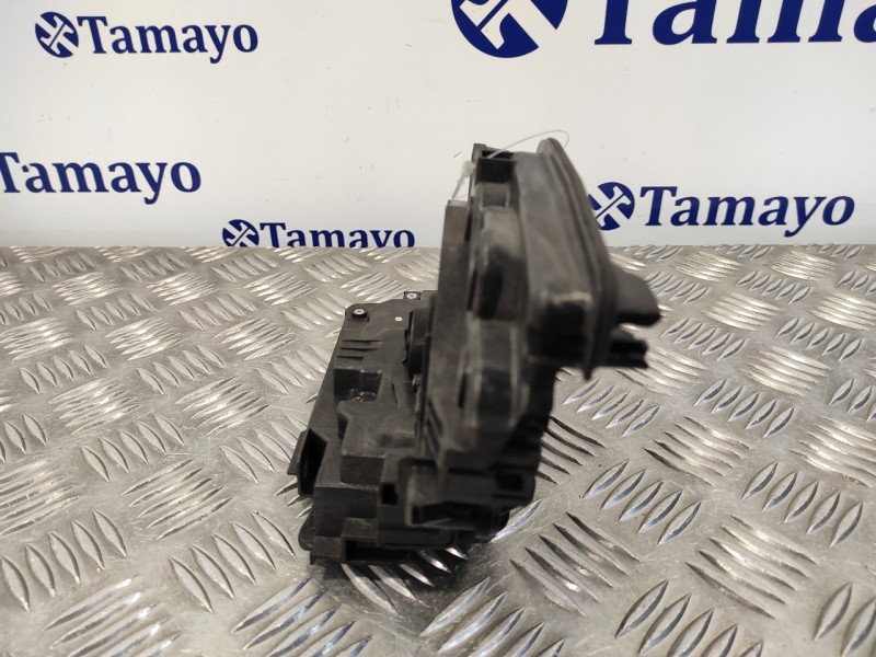 Recambio de cerradura puerta trasera derecha para bmw serie 2 gran tourer (f46) referencia OEM IAM  728194009 18283810