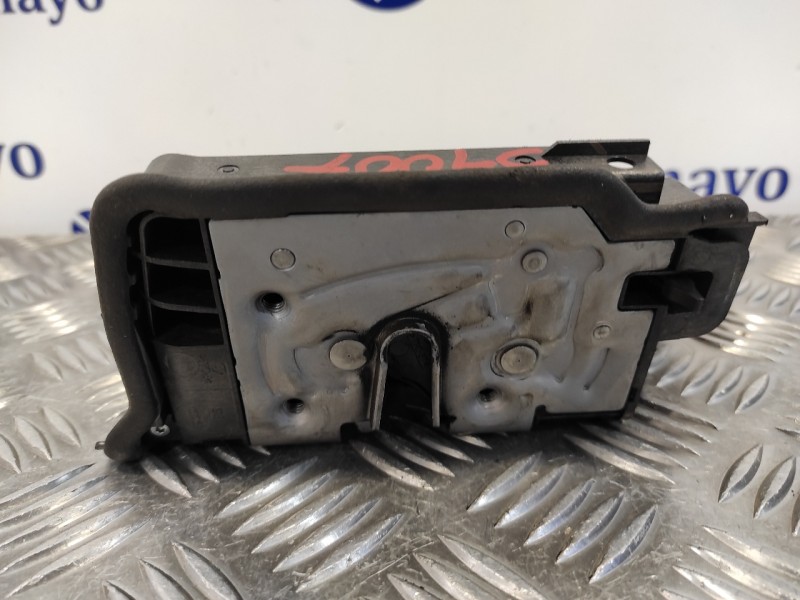 Recambio de cerradura puerta trasera derecha para bmw serie 2 gran tourer (f46) referencia OEM IAM  728194009 18283810