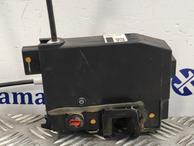 Recambio de cerradura puerta trasera derecha para peugeot 308 1.6 blue-hdi fap referencia OEM IAM 9826110980  