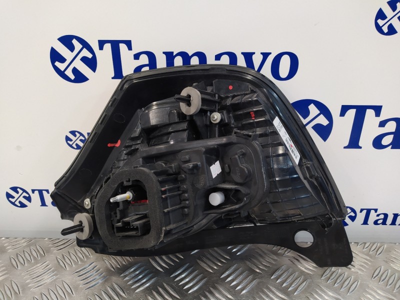 Recambio de piloto trasero izquierdo para renault twingo iii 1.0 sce referencia OEM IAM 265551677R  