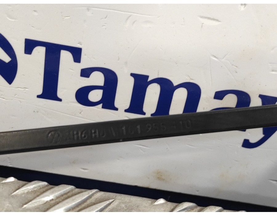 Recambio de brazo limpia delantero derecho para volkswagen golf vi (5k1) 1.6 tdi dpf referencia OEM IAM 1Q1955410  
