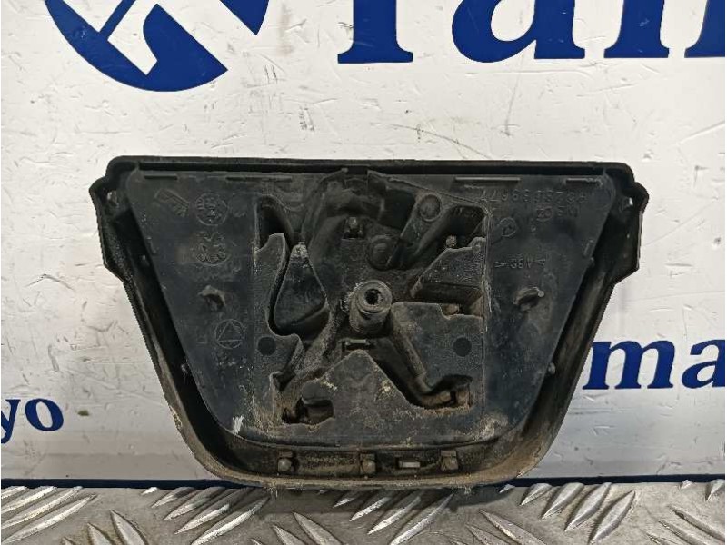 Recambio de anagrama delantero para peugeot 206 berlina referencia OEM IAM   