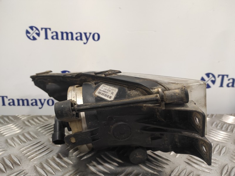 Recambio de faro antiniebla derecho para opel insignia berlina 2.0 cdti cat referencia OEM IAM 662588537  13226829