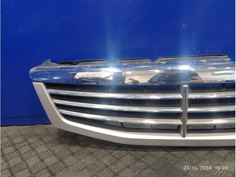 Recambio de rejilla delantera para ssangyong rexton 2.9 turbodiesel cat referencia OEM IAM 7946008000  7946308000