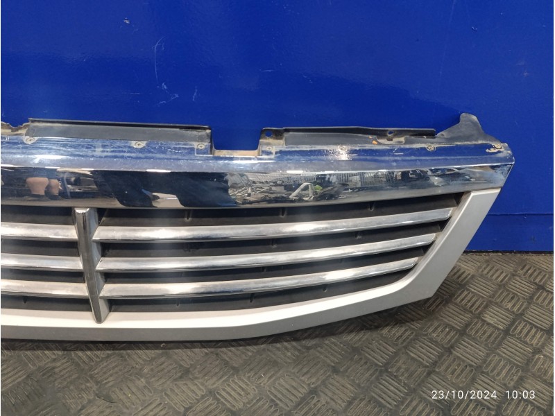 Recambio de rejilla delantera para ssangyong rexton 2.9 turbodiesel cat referencia OEM IAM 7946008000  7946308000