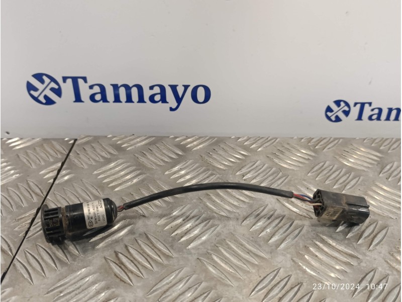 Recambio de sensor aparcamiento trasero para kia opirus 3.5 v6 cat referencia OEM IAM 957003F100  