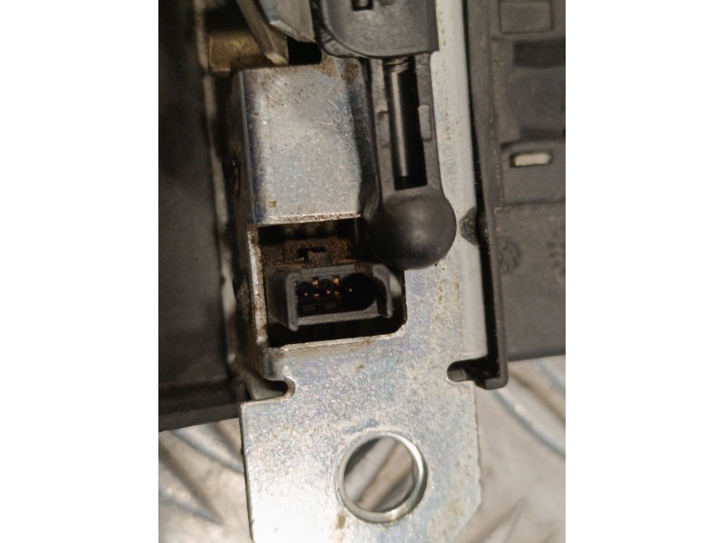 Recambio de cerradura maletero / porton para volkswagen polo (9n1) 1.4 tdi referencia OEM IAM 6Q6827505B  