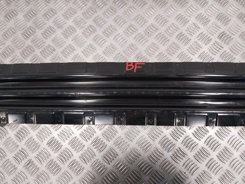 Recambio de refuerzo paragolpes trasero para ford focus sportbreak (cap) referencia OEM IAM  KA95584000204 KA95589000106