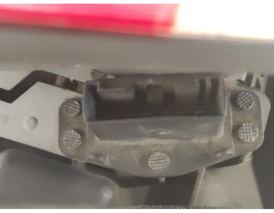 Recambio de piloto trasero izquierdo para bmw serie 3 berlina (e46) 2.0 16v diesel cat referencia OEM IAM   