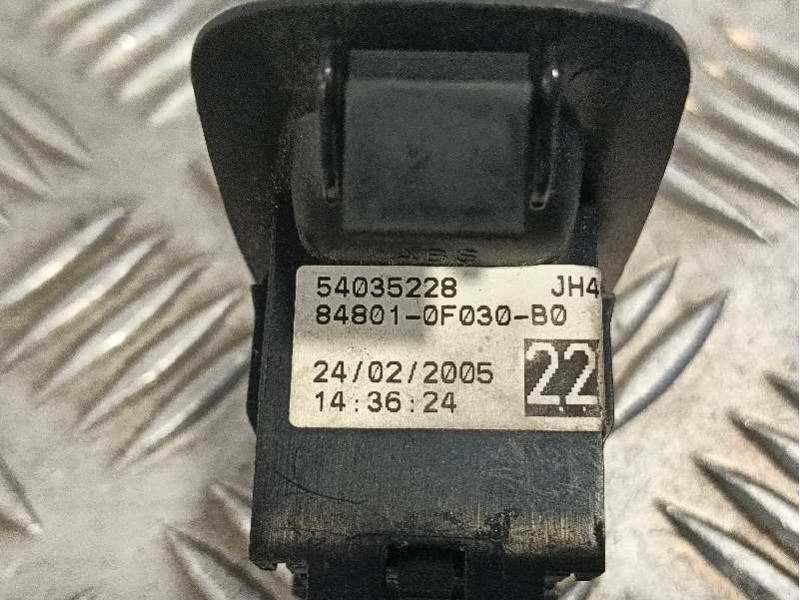 Recambio de mando elevalunas delantero derecho para toyota corolla verso (r1) referencia OEM IAM 54035228  