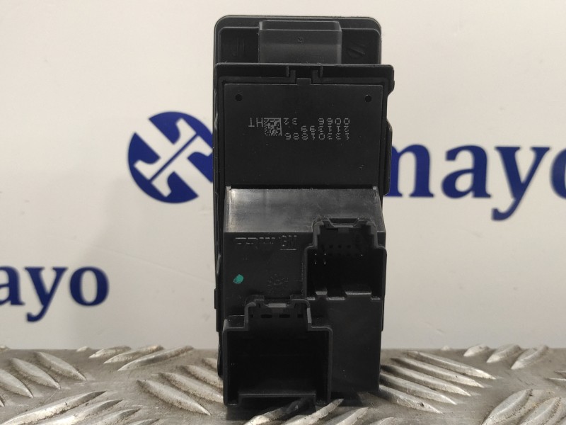 Recambio de mando elevalunas delantero derecho para opel insignia berlina 2.0 cdti cat referencia OEM IAM 13222229  