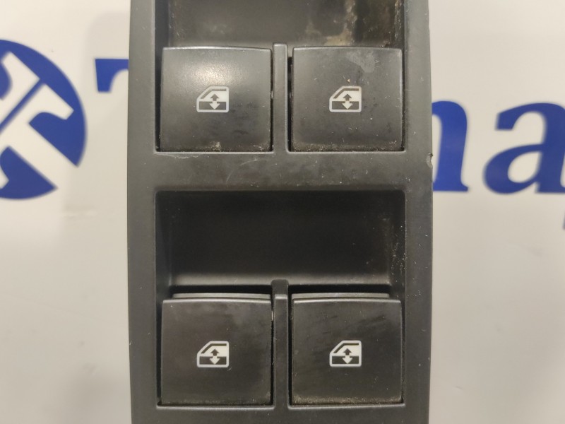 Recambio de mando elevalunas delantero izquierdo para opel insignia berlina 2.0 cdti cat referencia OEM IAM 13222224  