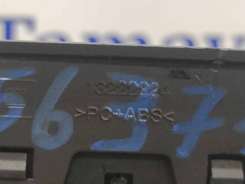 Recambio de mando elevalunas delantero izquierdo para opel insignia berlina 2.0 cdti cat referencia OEM IAM 13222224  