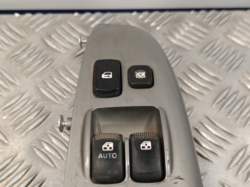 Recambio de mando elevalunas delantero izquierdo para kia carnival 2.9 crdi cat referencia OEM IAM 935704D3200T  