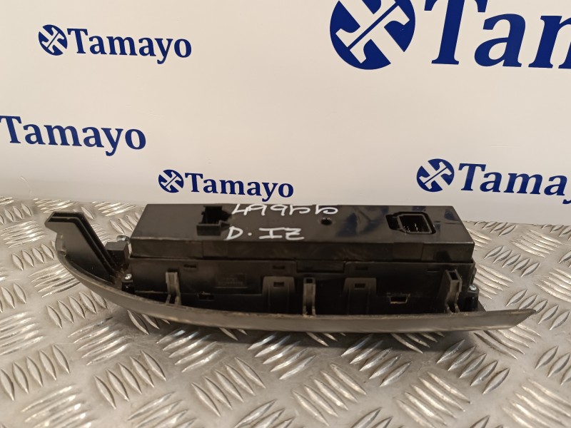 Recambio de mando elevalunas delantero izquierdo para kia carnival 2.9 crdi cat referencia OEM IAM 935704D3200T  