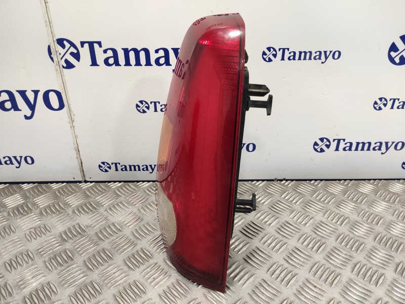 Recambio de piloto trasero derecho para dacia logan referencia OEM IAM 8200211019 62420801 89030062