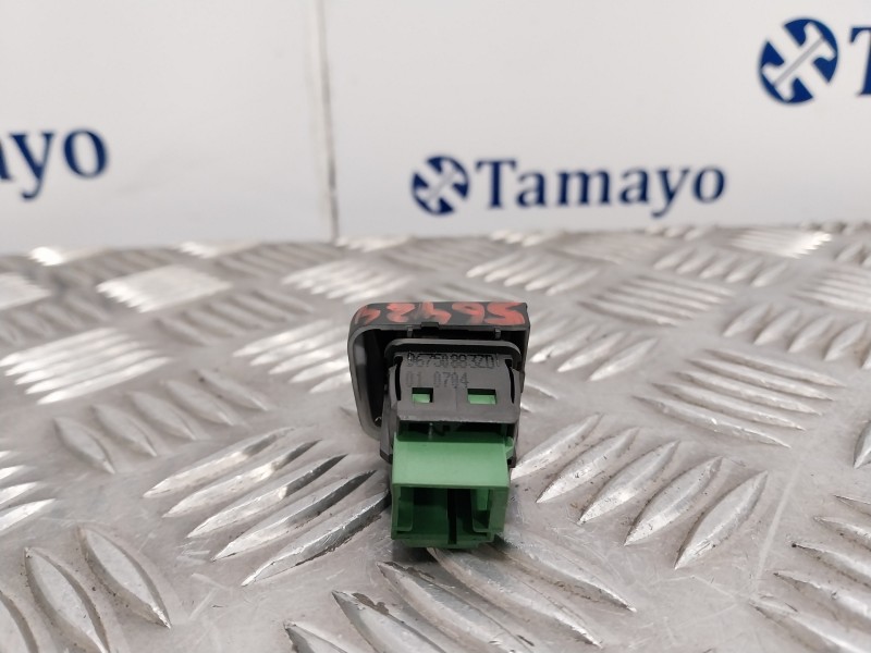 Recambio de boton cierre centralizado para peugeot 208 1.2 12v e-vti referencia OEM IAM 96750883ZD  