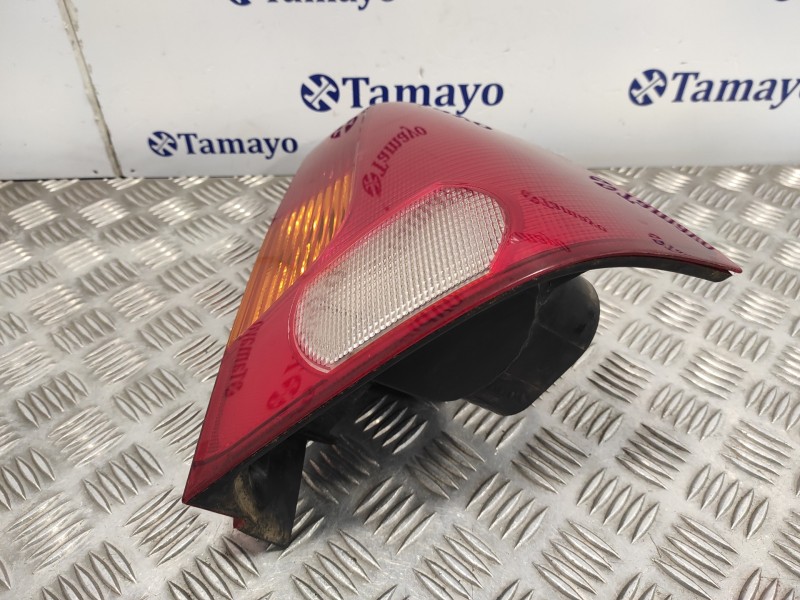 Recambio de piloto trasero derecho para dacia logan referencia OEM IAM 8200211019 62420801 89030062