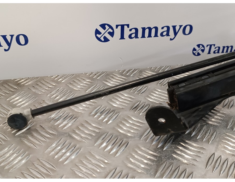 Recambio de motor cierre centralizado porton para kia carnival 2.9 crdi cat referencia OEM IAM 817704D101  