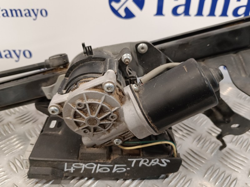 Recambio de motor cierre centralizado porton para kia carnival 2.9 crdi cat referencia OEM IAM 817704D101  