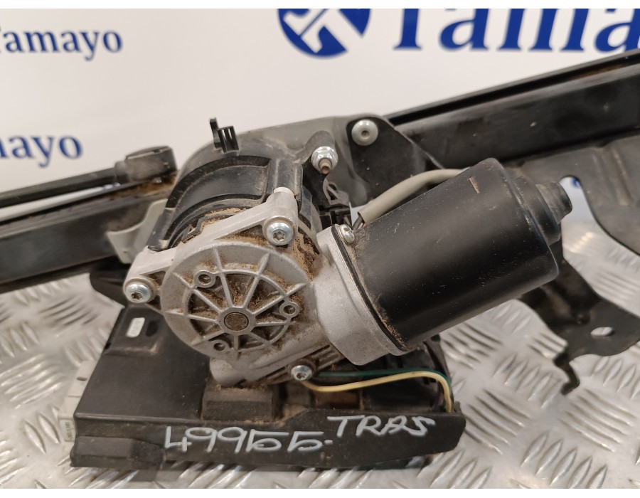 Recambio de motor cierre centralizado porton para kia carnival 2.9 crdi cat referencia OEM IAM 817704D101  