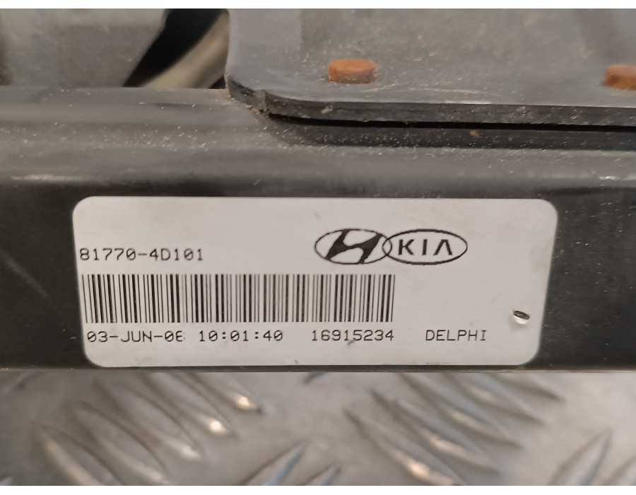 Recambio de motor cierre centralizado porton para kia carnival 2.9 crdi cat referencia OEM IAM 817704D101  