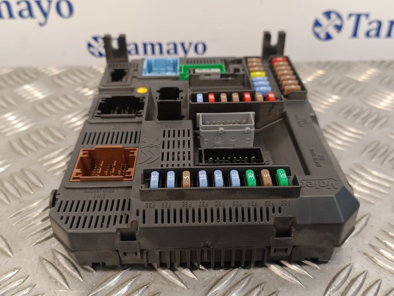 Recambio de caja reles / fusibles para peugeot 208 1.2 12v e-vti referencia OEM IAM 9807531680 22661F01 BSIN0200