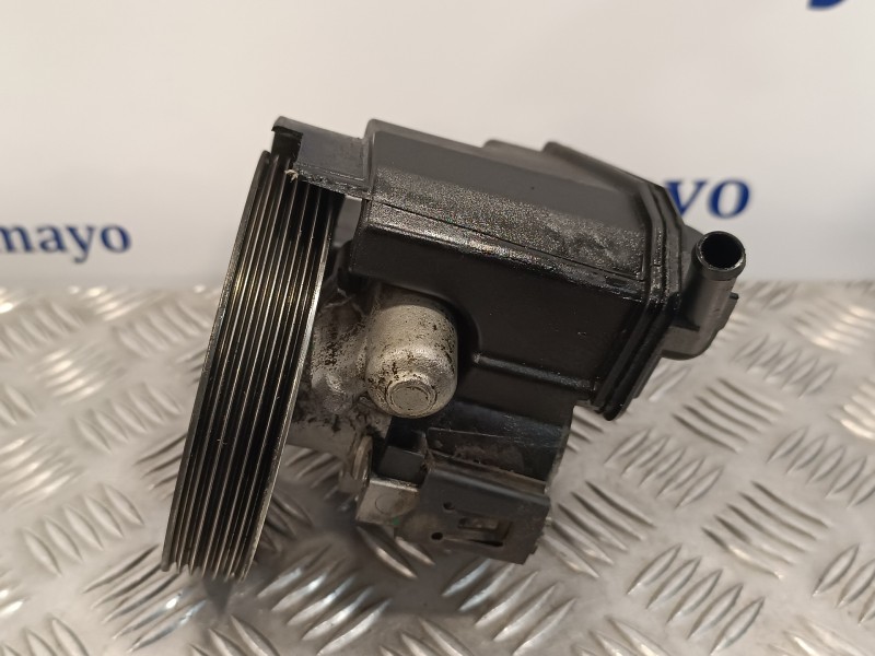 Recambio de bomba direccion para peugeot 206 berlina 1.1 referencia OEM IAM 9686525080  28240630