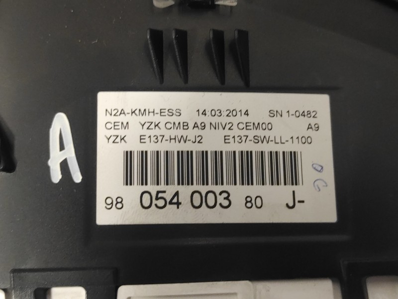 Recambio de cuadro instrumentos para peugeot 208 1.2 12v e-vti referencia OEM IAM 9805400380J 769167080U 769317790U