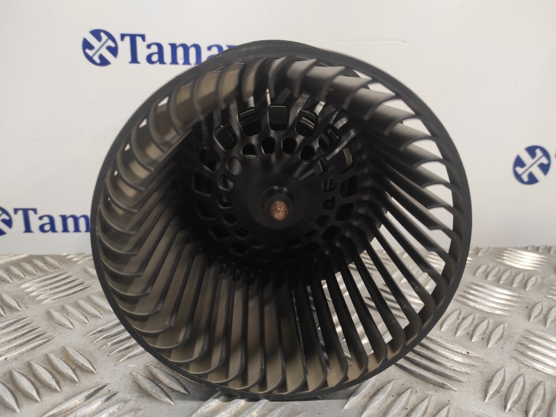 Recambio de motor calefaccion para peugeot 208 1.2 12v e-vti referencia OEM IAM T1013140A  T1013142J