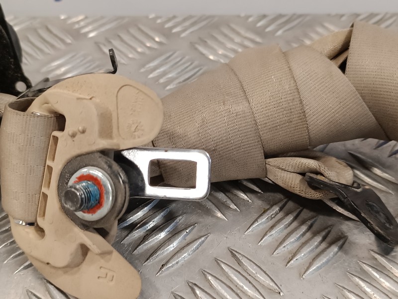 Recambio de cinturon seguridad trasero central para kia carnival 2.9 crdi cat referencia OEM IAM 898204D000  