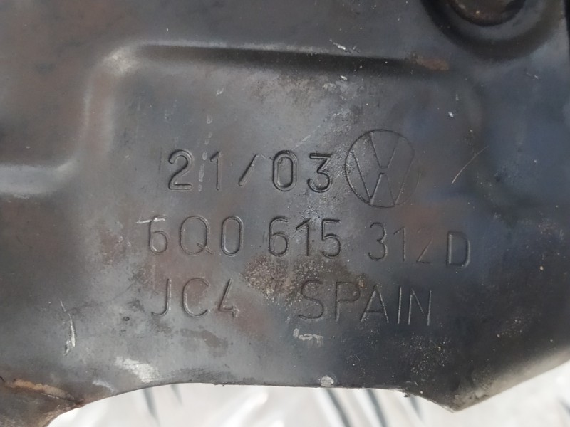 Recambio de mangueta delantera derecha para volkswagen polo (9n1) 1.4 tdi referencia OEM IAM 6Q0615312D  