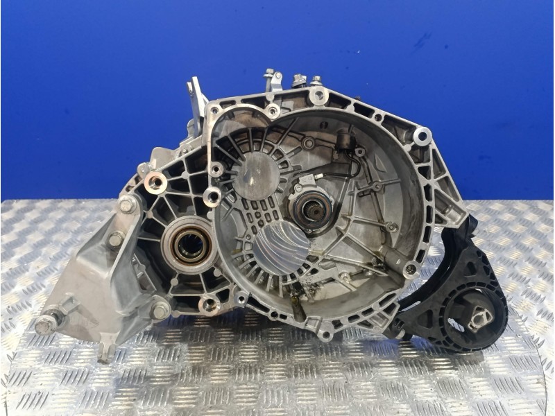 Recambio de caja cambios para opel zafira tourer referencia OEM IAM F40MYJ  