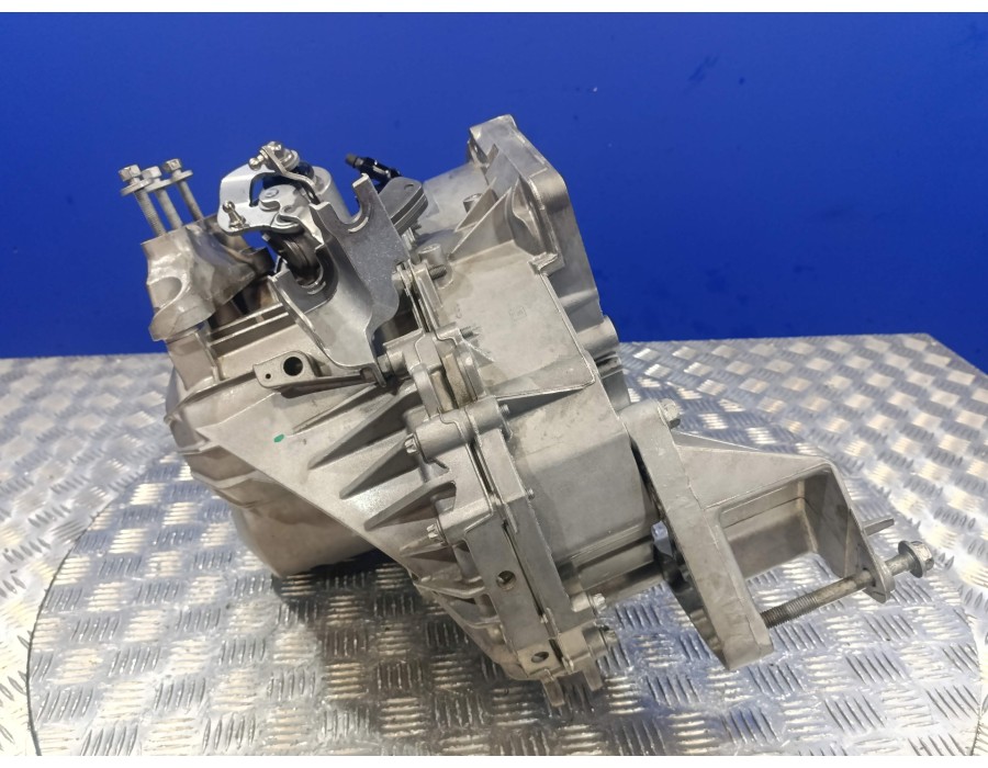 Recambio de caja cambios para opel zafira tourer referencia OEM IAM F40MYJ  