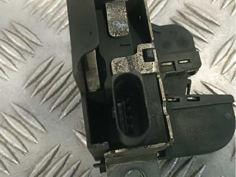 Recambio de cerradura maletero / porton para volkswagen caddy furgón/kombi referencia OEM IAM   