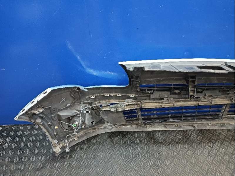Recambio de paragolpes delantero para renault scenic iii referencia OEM IAM   