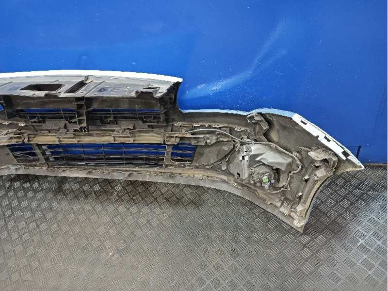 Recambio de paragolpes delantero para renault scenic iii referencia OEM IAM   
