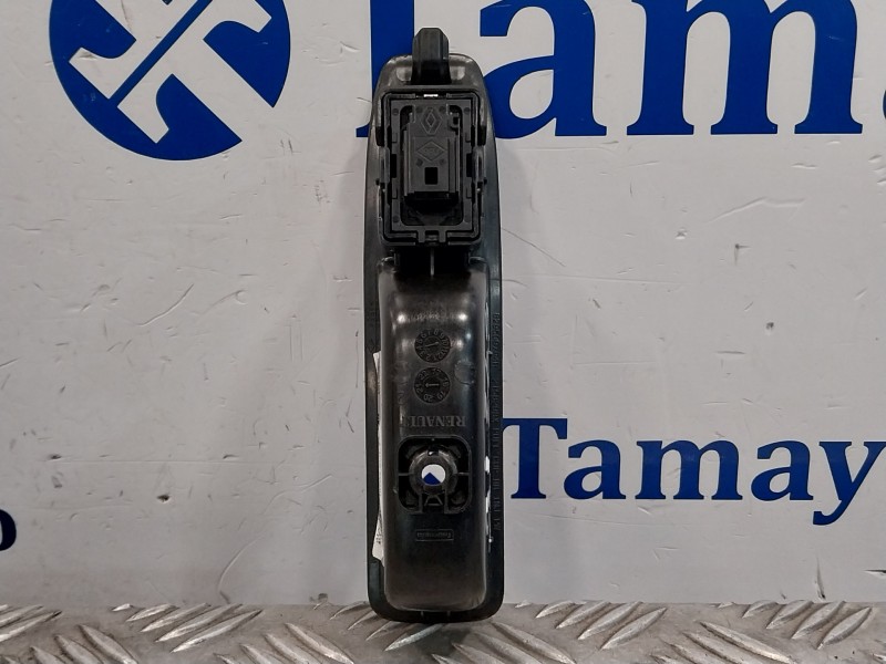 Recambio de mando elevalunas trasero izquierdo para renault captur ii 1.3 tce referencia OEM IAM P254114723R  