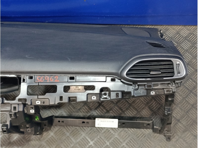 Recambio de salpicadero para hyundai i30 fastback 1.4 tgdi cat referencia OEM IAM 84721G4000 84710G4000 84711G4000