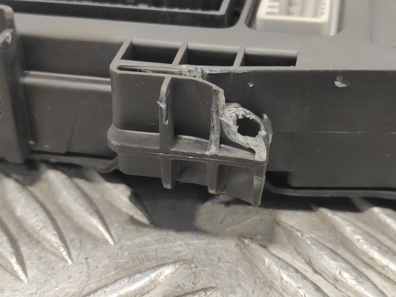 Recambio de modulo electronico para renault captur ii 1.3 tce referencia OEM IAM 284B24171R  A3C05025807