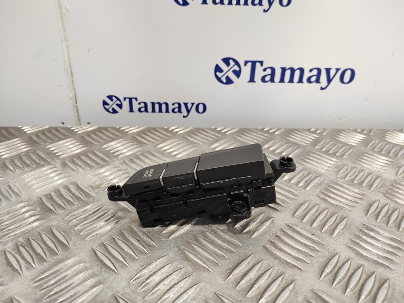 Recambio de interruptor para hyundai i30 fastback 1.4 tgdi cat referencia OEM IAM 93300G3020  93300G3XXX