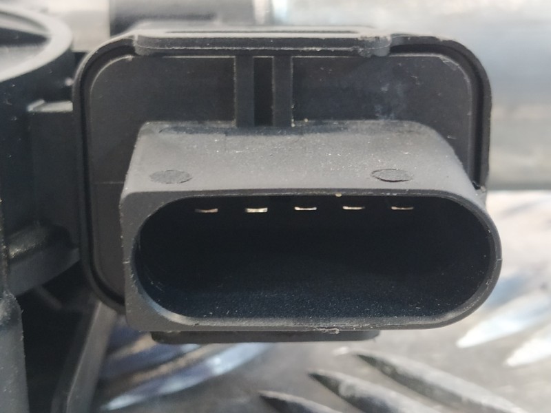 Recambio de elevalunas delantero izquierdo para bmw serie 2 gran tourer (f46) referencia OEM IAM  71019003 2579947