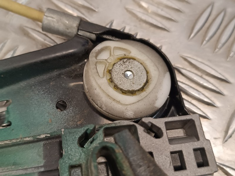 Recambio de elevalunas delantero izquierdo para mercedes-benz clase e (w211) berlina referencia OEM IAM A2118202942  0130821970