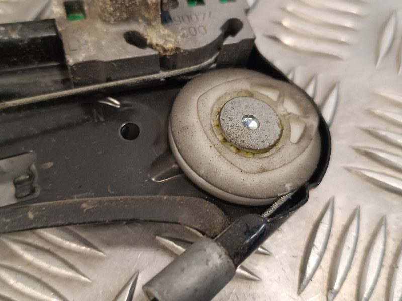 Recambio de elevalunas delantero izquierdo para mercedes-benz clase e (w211) berlina referencia OEM IAM A2118202942  0130821970