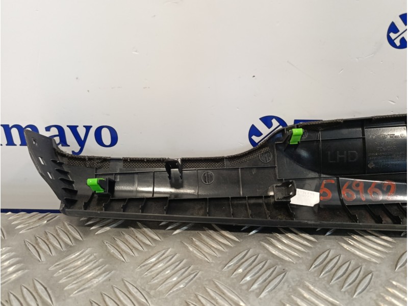 Recambio de moldura para hyundai i30 fastback 1.4 tgdi cat referencia OEM IAM 84790G4000  